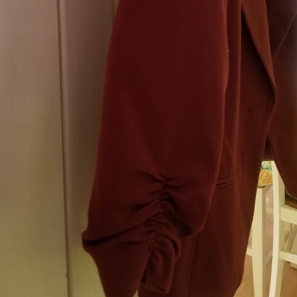 Burgandy blazer - Picture 2 of 3